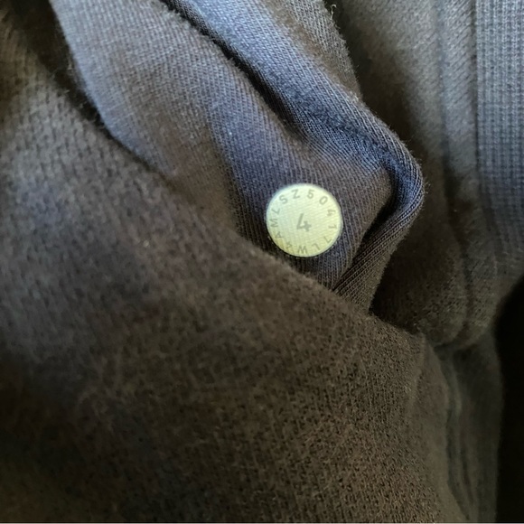 Lululemon women’s full zip long sleeves hooded sweaters with pocket size 4 - Picture 6 of 8